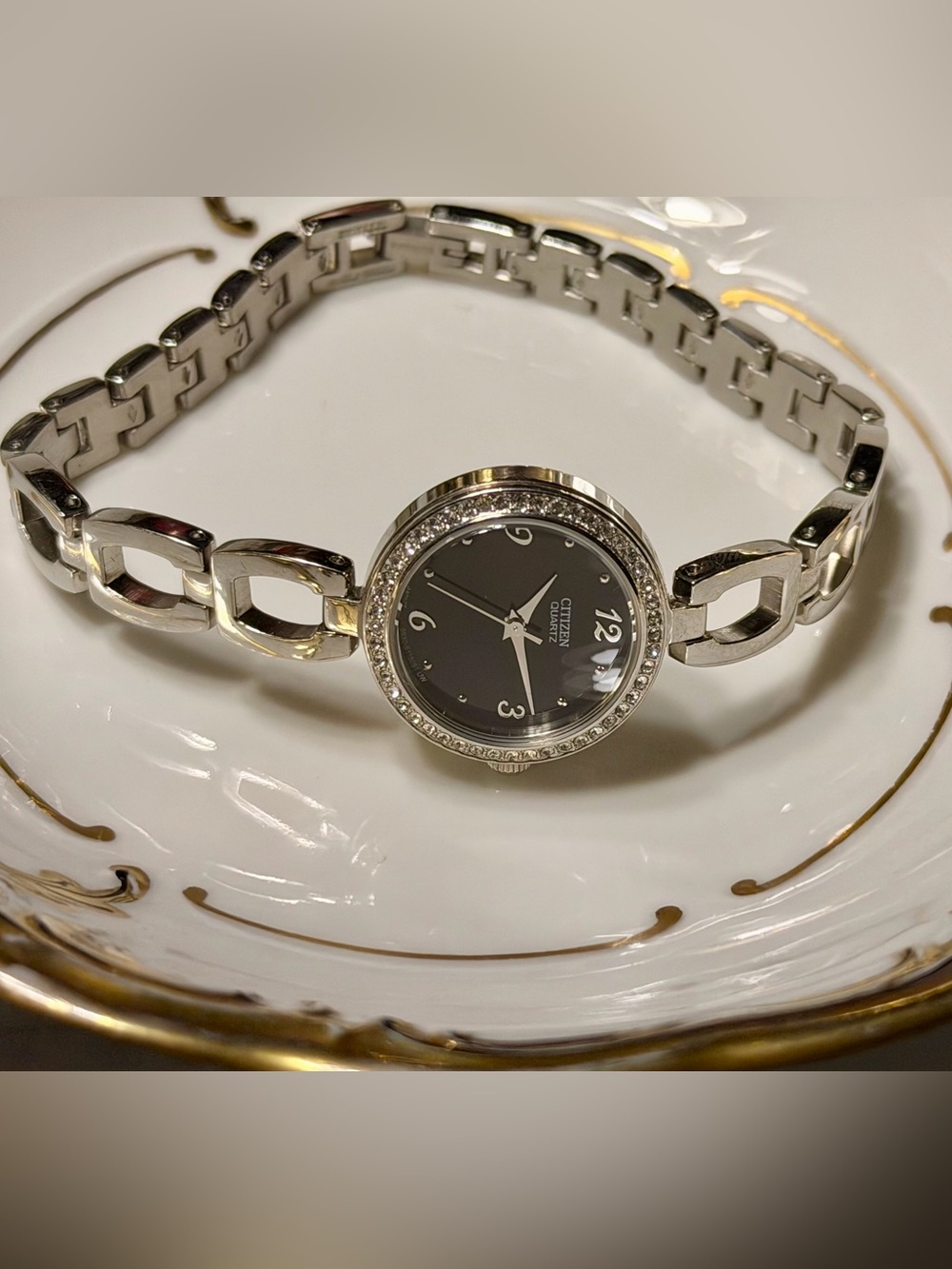 ✨💎 Citizen Quartz Diamond Accent  Watch in perfect condition!💍✨